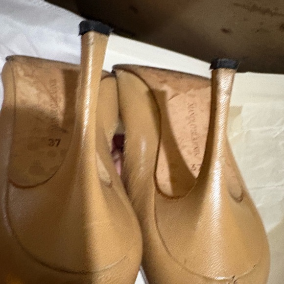 Manolo Blahnik Beige Cutout Heels - Picture 9 of 13